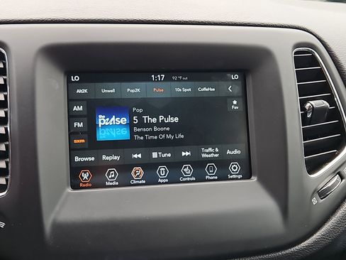 Used 2018 Jeep Compass Latitude w/ Popular Equipment Group AWD/4WD image 18