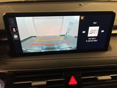 Used 2025 Genesis G70 2.5T image 11