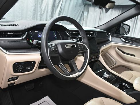 Used 2024 Jeep Grand Cherokee Limited 4xe w/ Luxury Tech Group II AWD/4WD image 20