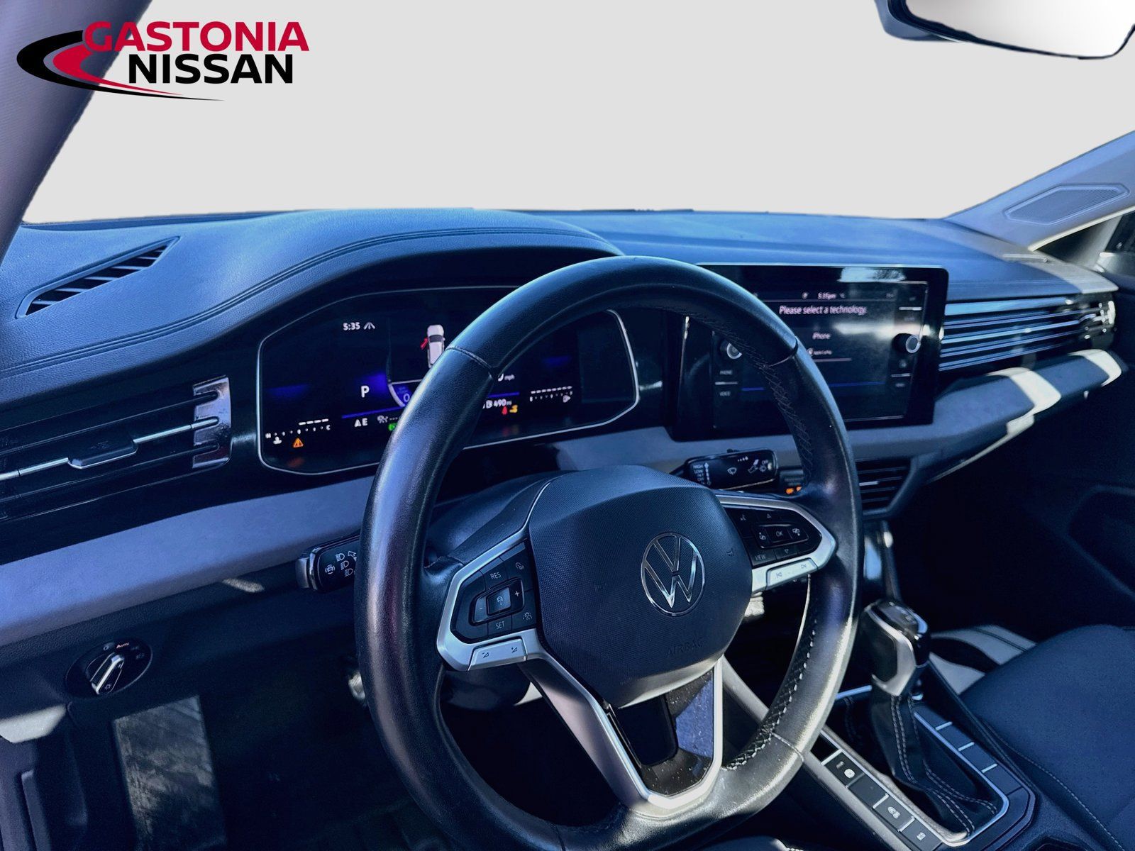 Used 2025 Volkswagen Jetta SE FWD image 11