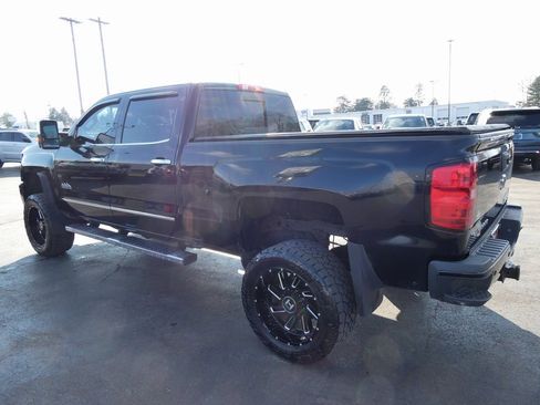 Used 2018 Chevrolet Silverado 2500 High Country w/ Duramax Plus Package image 7