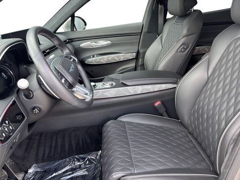 Used 2025 Genesis GV70 3.5T Sport w/ Sport Advanced Package image 9