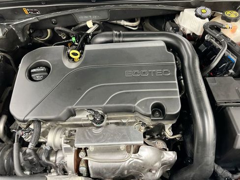 Used 2024 Chevrolet Malibu LT FWD image 24