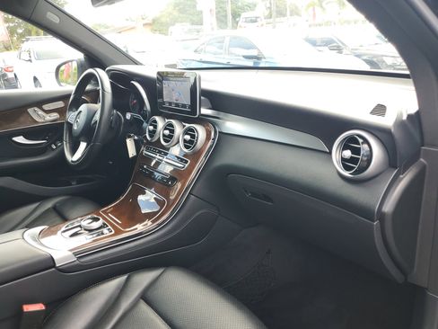 Used 2017 Mercedes-Benz GLC 300 4MATIC image 40