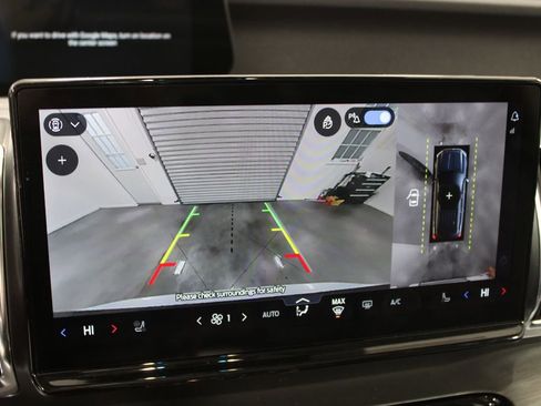 Used 2025 Ford Expedition Platinum image 35