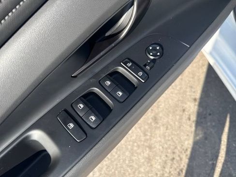 Certified 2025 Hyundai Elantra Sport image 11