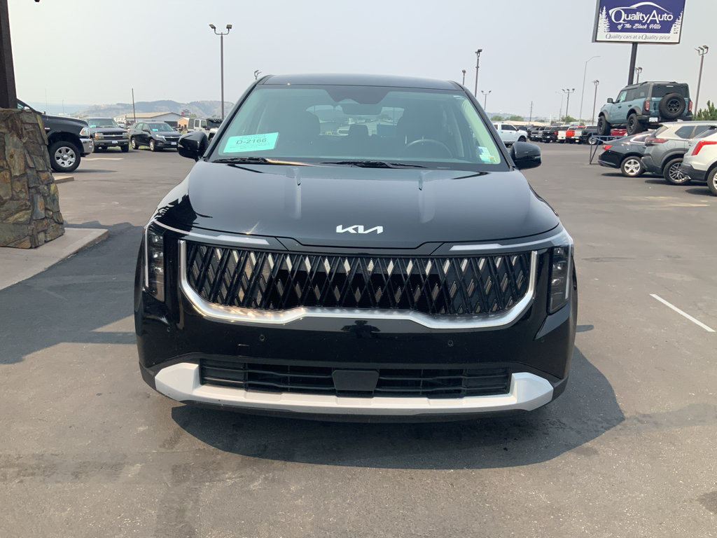 Used 2025 Kia Carnival FWD image 3