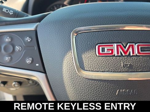 Used 2024 GMC Terrain SLT image 17