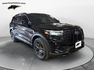 Used 2025 Ford Explorer ST video 1