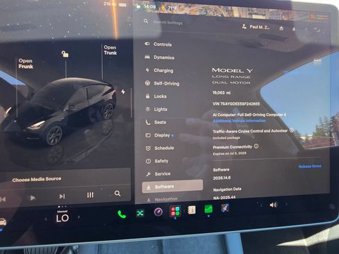 Used 2025 Tesla Model Y Long Range AWD/4WD image 17