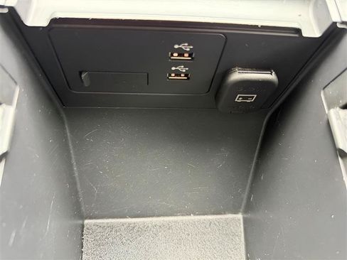 Used 2022 MAZDA MAZDA3 s FWD image 44