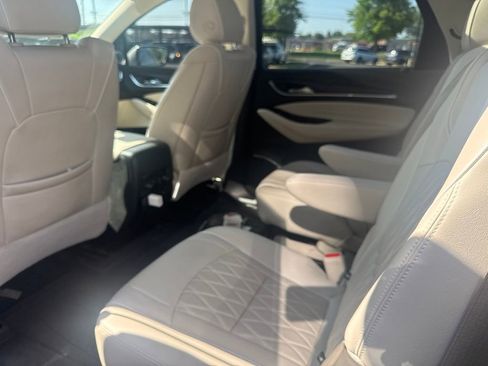Used 2023 Buick Enclave Avenir w/ Avenir Technology Package AWD/4WD image 7