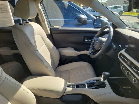 Used 2024 Honda HR-V EX-L image 3