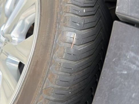 Used 2021 Toyota Highlander Limited image 11