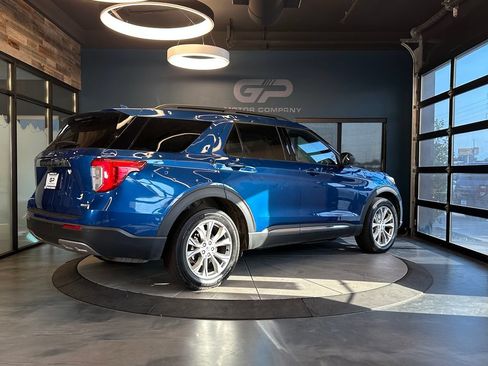 Used 2020 Ford Explorer XLT w/ Equipment Group 202A AWD/4WD image 3
