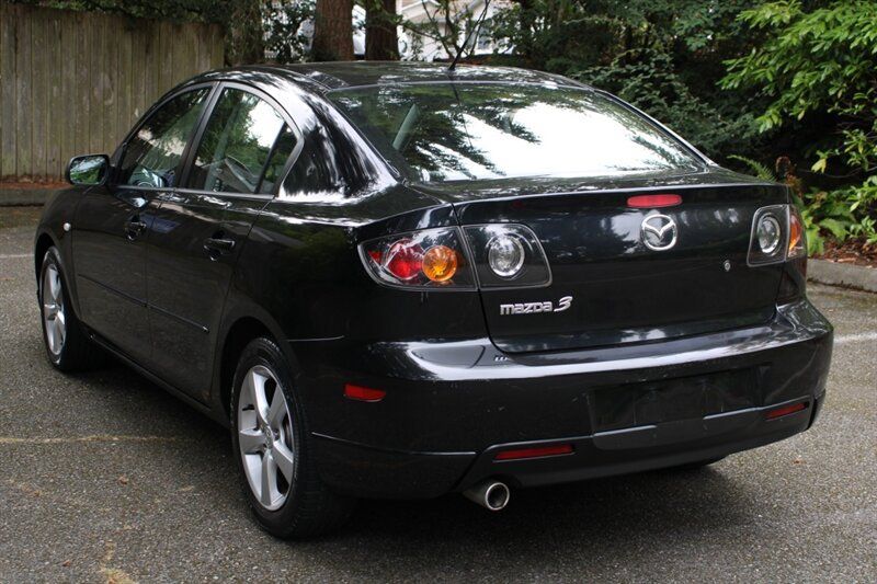 Used 2004 MAZDA MAZDA3 s w/ Moonroof & 6-CD Pkg FWD image 4