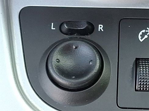 Used 2014 Chevrolet Spark LT image 22