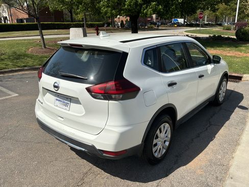 Used 2019 Nissan Rogue S image 16