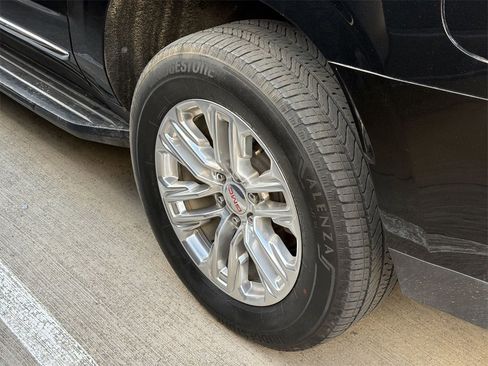 Used 2022 GMC Yukon XL SLT image 5