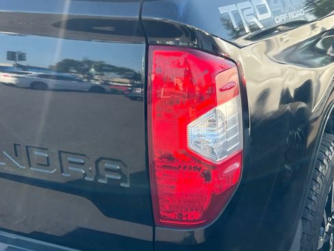 Used 2015 Toyota Tundra Limited w/ Limited Premium Package AWD/4WD image 18