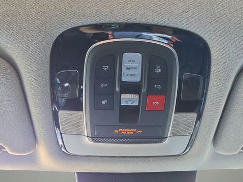 Used 2023 Hyundai Palisade Limited AWD/4WD image 32