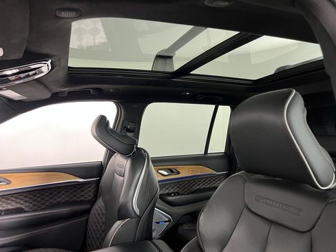 Used 2024 Jeep Grand Cherokee Summit image 26