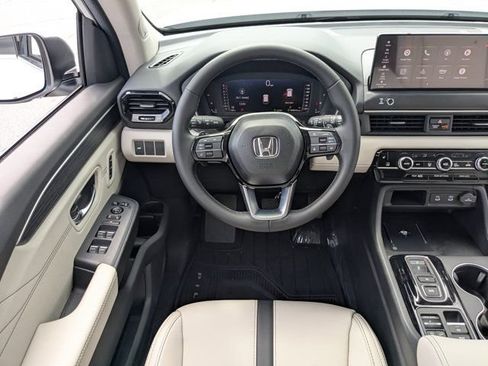 New 2026 Honda Pilot Touring image 14