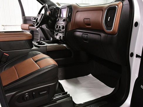 Used 2022 Chevrolet Silverado 3500 High Country w/ Safety Package II image 34