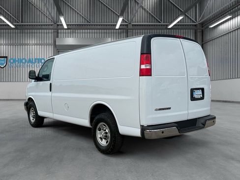 Used 2021 Chevrolet Express 3500 w/ Driver Convenience Package RWD image 6