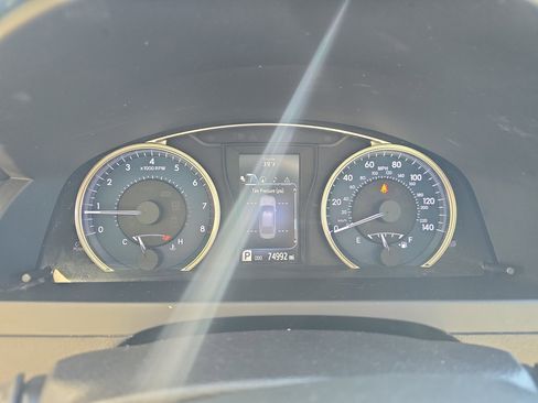 Used 2015 Toyota Camry XLE image 21