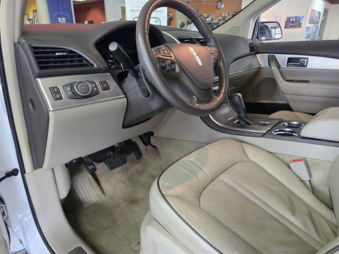 Used 2014 Lincoln MKX AWD w/ Equipment Group 102A image 8