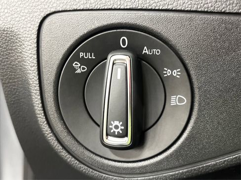 Used 2022 Volkswagen Atlas Cross Sport SE image 27