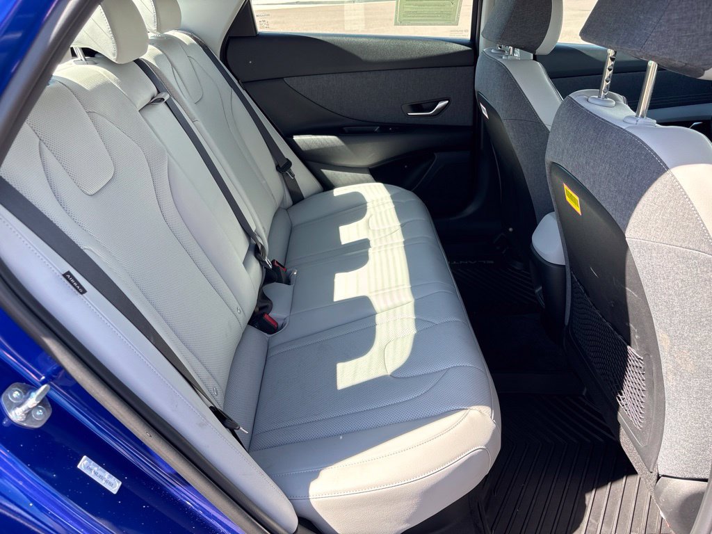 Certified 2025 Hyundai Elantra Limited FWD image 15