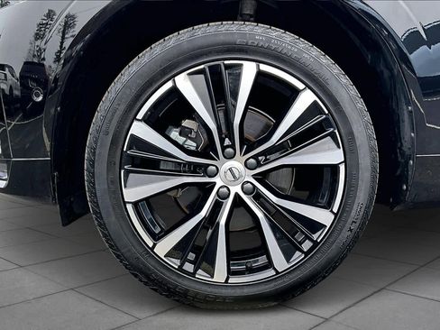 Certified 2024 Volvo XC60 B5 Plus w/ Climate Package image 11