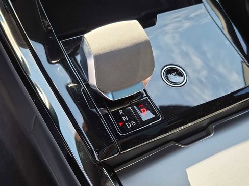 Used 2024 Land Rover Range Rover Sport Dynamic SE image 25