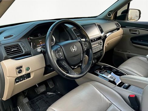 Used 2016 Honda Pilot Touring image 14