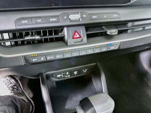 Used 2025 Kia K4 FWD image 24