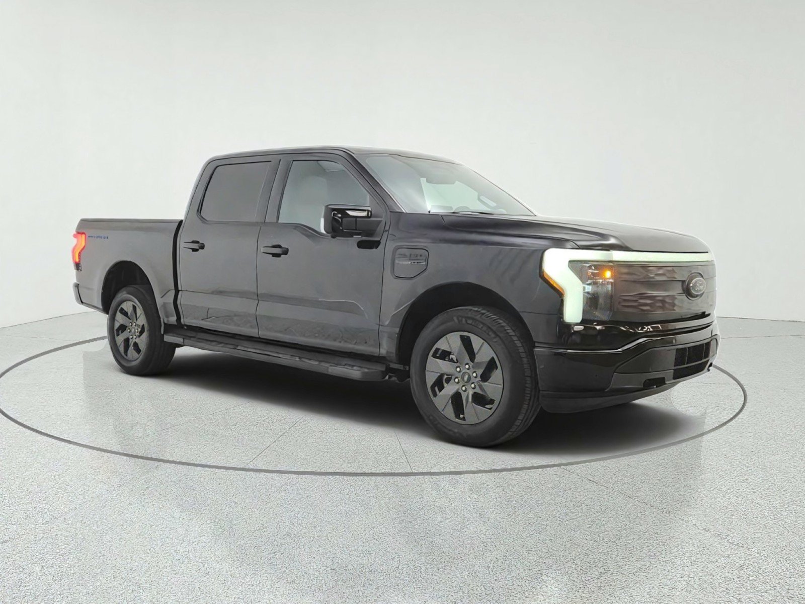 Used 2022 Ford F150 Lightning Lariat w/ Equipment Group 511A High AWD/4WD image 3