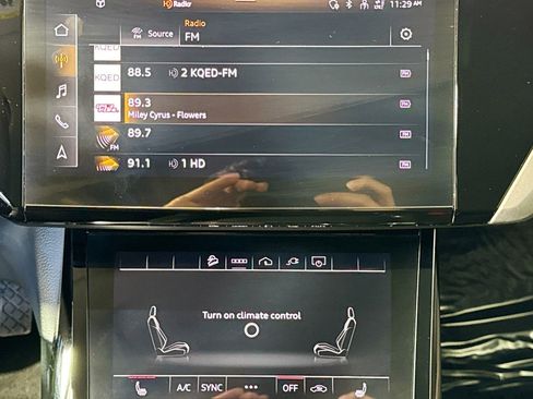 Used 2021 Audi e-tron Premium w/ Convenience Plus Package image 14