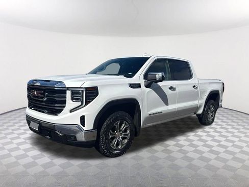 Used 2025 GMC Sierra 1500 SLT image 2