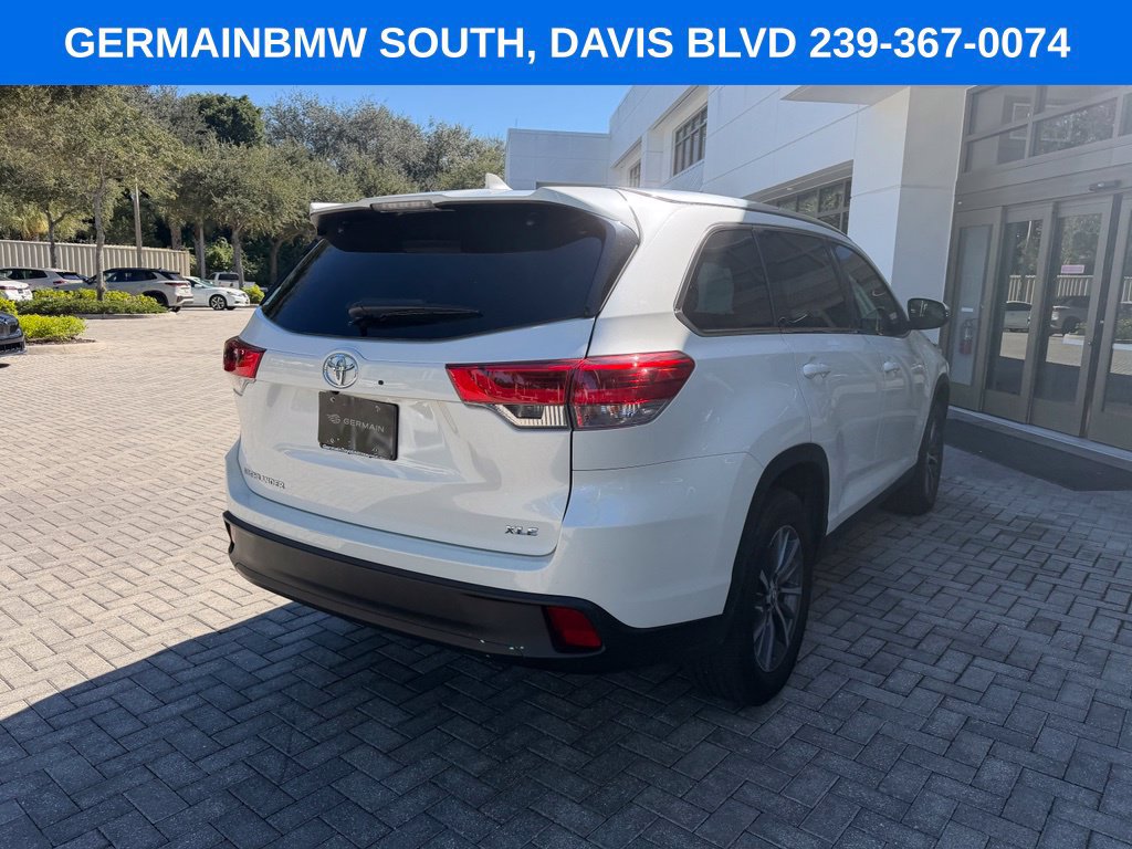 Used 2019 Toyota Highlander XLE FWD image 13
