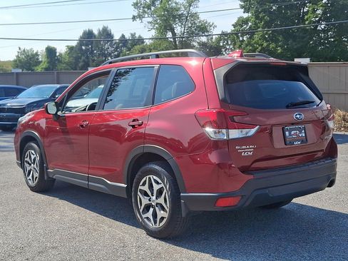 Used 2020 Subaru Forester Premium AWD/4WD image 6