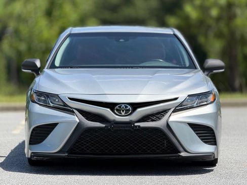 Used 2018 Toyota Camry SE w/ Convenience Package FWD image 3