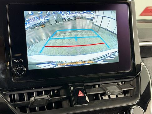 Used 2025 Toyota Corolla SE w/ Convenience Package image 20