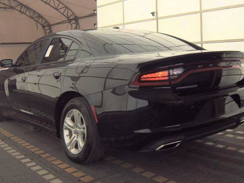 Used 2022 Dodge Charger SXT w/ Driver Convenience Group RWD image 8