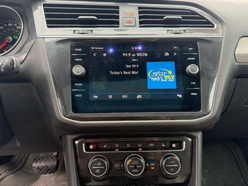Used 2019 Volkswagen Tiguan SE w/ Panoramic Sunroof Package image 16
