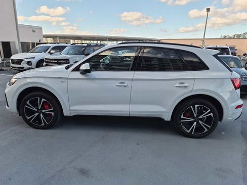 Certified 2025 Audi Q5 2.0T Premium Plus image 3