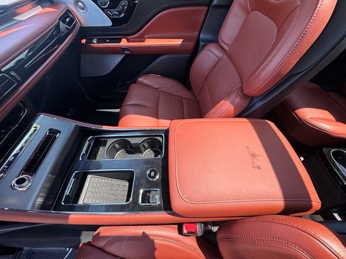 Used 2025 Lincoln Aviator Reserve w/ Equipment Group 201A AWD/4WD image 20