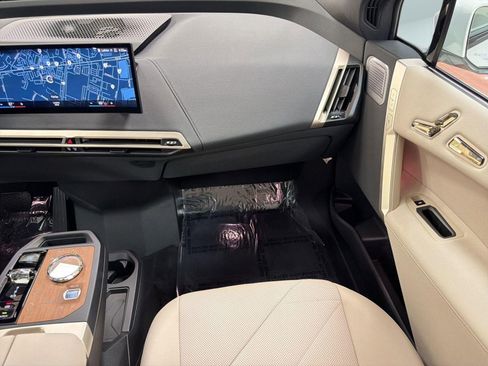 Certified 2023 BMW iX xDrive50 w/ Premium Package image 29