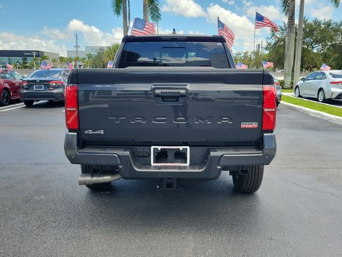 Used 2025 Toyota Tacoma SR5 w/ SR5 Upgrade Package AWD/4WD image 10